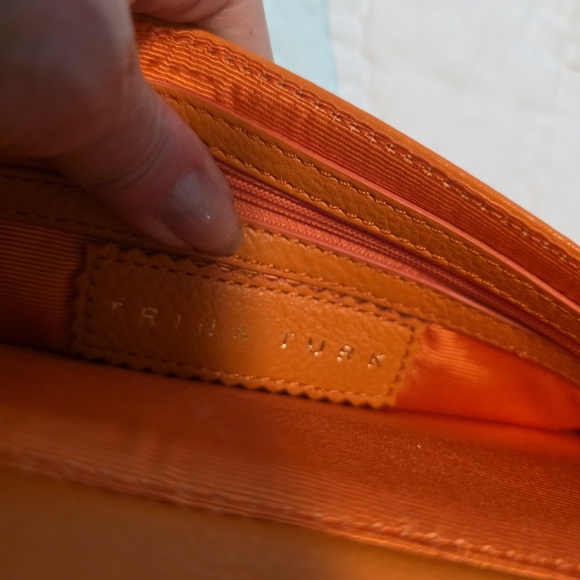 Trina Turk Pebbled Leather Clutch Organizer With Gold Shoulder Chain - MSRP $200 - Picture 10 of 12